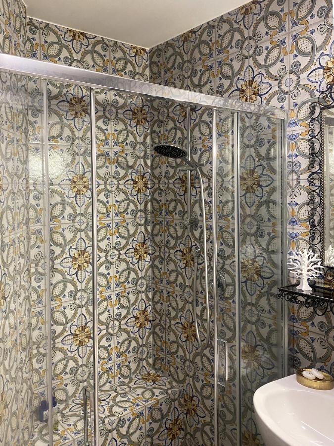 Emanuele Domus Apartment Catania Bagian luar foto