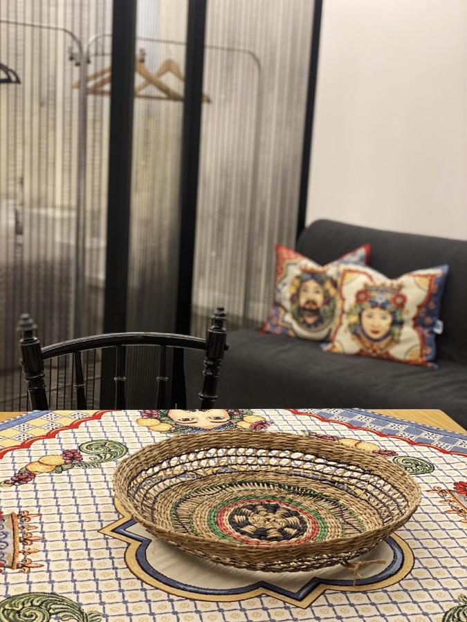 Emanuele Domus Apartment Catania Bagian luar foto