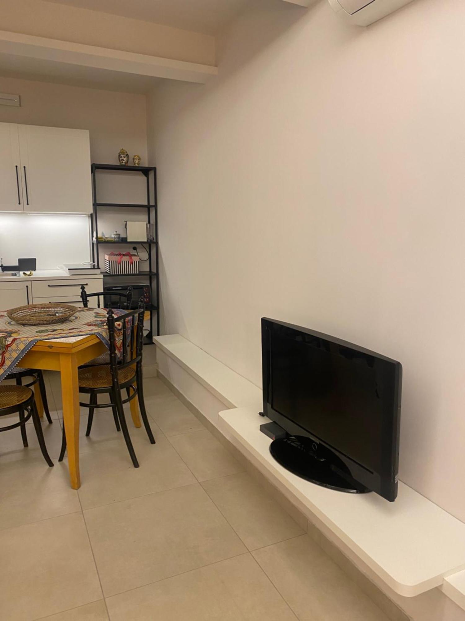 Emanuele Domus Apartment Catania Bagian luar foto